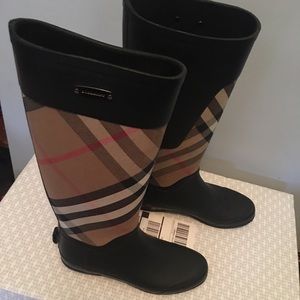 Burberry Rain Boots ( 9.0)